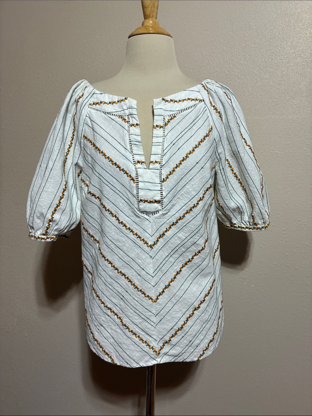 Maeve by Anthropologie Size 10 Floral Embroidered Vneck Cotton Top Cottagecore